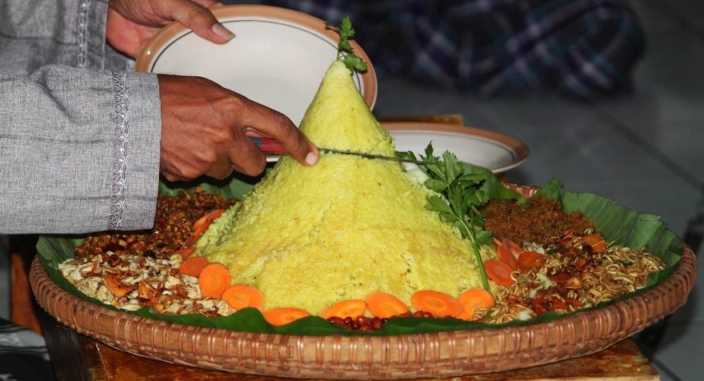 Slametan Tumpeng Java